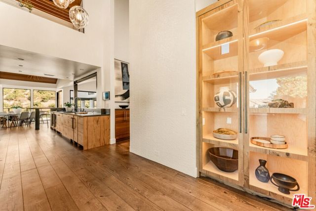 3372 Longridge Terrace photo 7
