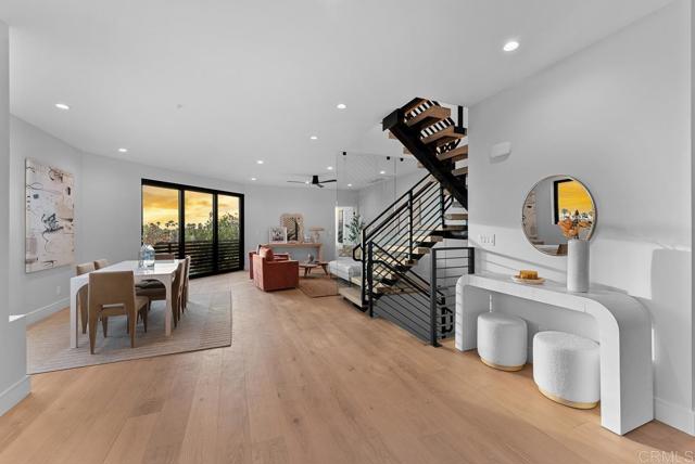 Detail Gallery Image 7 of 41 For 4224 Tonopah Ave, San Diego,  CA 92110 - 3 Beds | 3/1 Baths