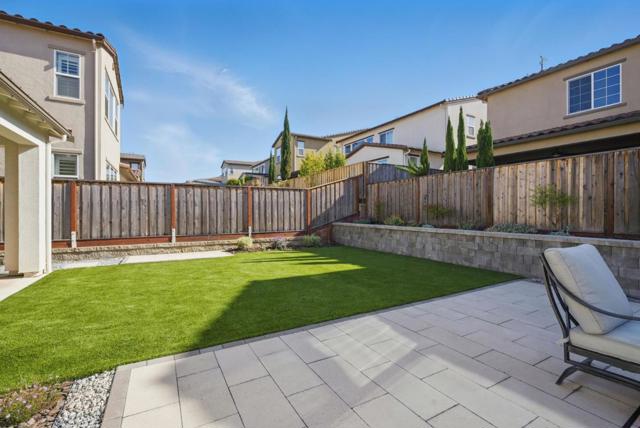 7081 Kirigin Way, Gilroy CA: https://media.crmls.org/mediaz/013b9191-7fe7-4505-b206-187ec570d266.jpg
