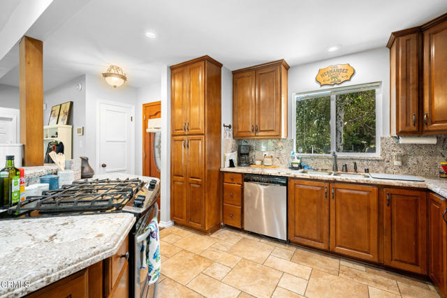 Detail Gallery Image 11 of 55 For 17112 Lanark St, Van Nuys,  CA 91406 - 3 Beds | 2 Baths