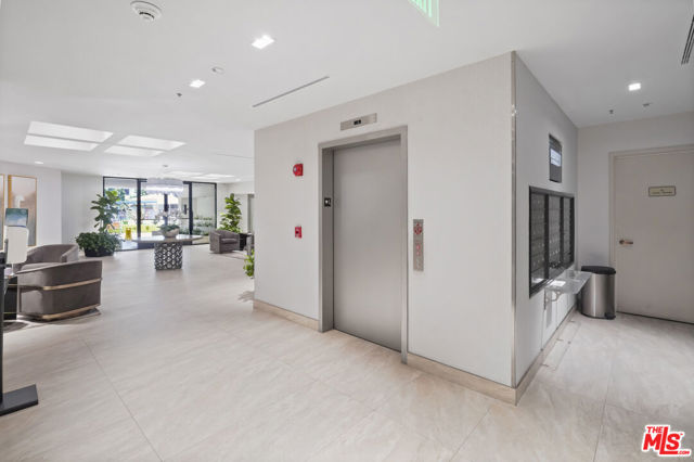 2102 Century Park Lane, Los Angeles CA: https://media.crmls.org/mediaz/013c6d6f-694c-4551-99a7-ed8c1f9686b5.jpg