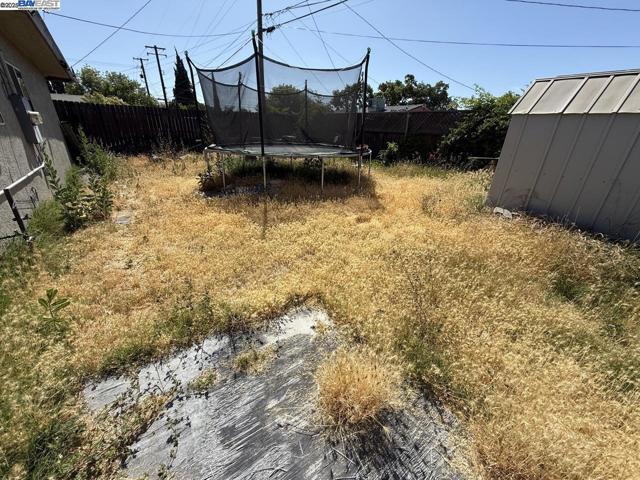 414 W 4Th St, Stockton CA: https://media.crmls.org/mediaz/013d61f5-b3fe-45ff-add4-1e4992cf8fae.jpg
