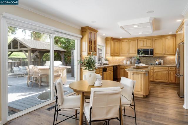 Image 9 of 32 For 855 Columbine Ct