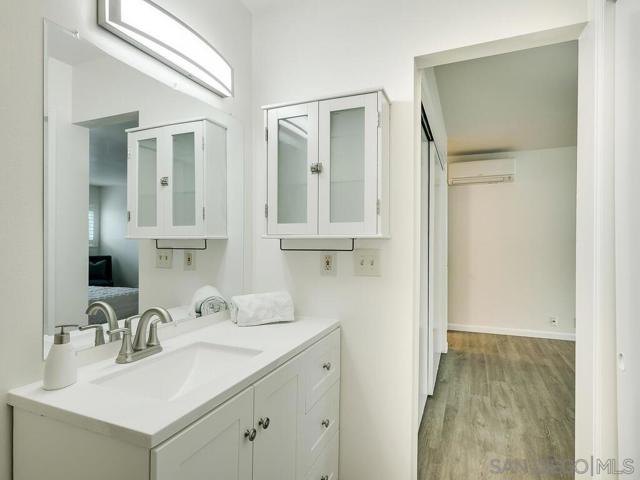 801 C Ave, Coronado CA: https://media.crmls.org/mediaz/013e054f-bc36-4021-8cf1-2a842898027f.jpg