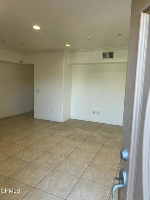 Detail Gallery Image 4 of 27 For 7225 Apperson St #103,  Tujunga,  CA 91042 - 3 Beds | 2/1 Baths