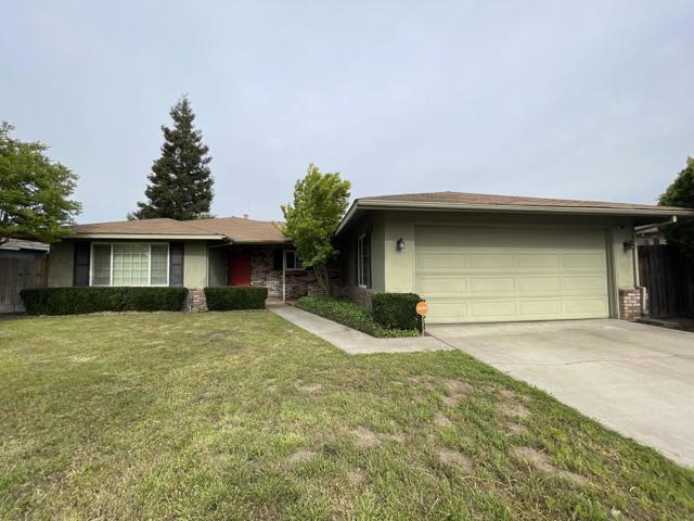 3808 Longbridge Drive, Modesto CA: https://media.crmls.org/mediaz/013ee1f1-1469-43e2-82c4-e6a3aa378cdd.jpg