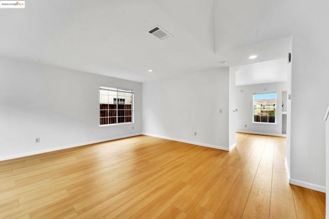 1764 Primrose Ln, Pinole CA: https://media.crmls.org/mediaz/013fa84f-b773-48d5-812a-5d939cd8bdc5.jpg