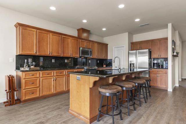 10252 Casa Ct, Santee CA: https://media.crmls.org/mediaz/0141bf23-e05d-4d77-8eb0-806c7563c53e.jpg