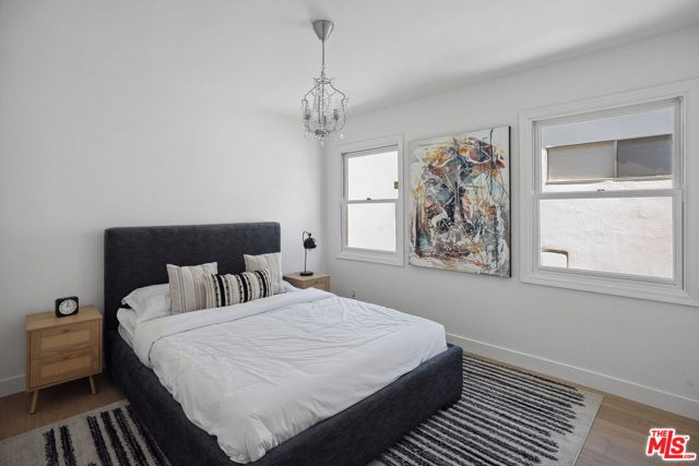 314 22nd Street, Santa Monica CA: https://media.crmls.org/mediaz/0141c369-b6be-4c4e-99b1-37d591ce7a5c.jpg