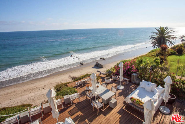 31740 Broad Beach Road, Malibu CA: https://media.crmls.org/mediaz/0141fa52-4a6b-4e67-adef-853cbe515cb6.jpg
