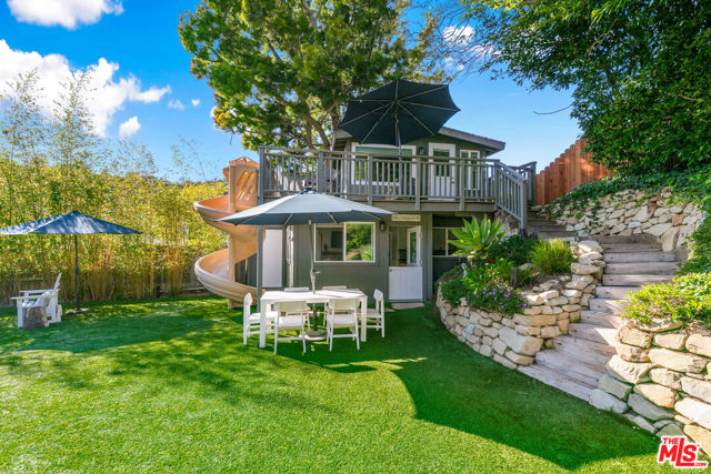30603 El Sueno Drive, Malibu CA: https://media.crmls.org/mediaz/01434908-c7b8-4888-b06e-87bb49d33915.jpg