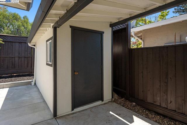 2662 Tuliptree Ln, Santa Clara CA: https://media.crmls.org/mediaz/01436f2a-9f69-478c-8f3d-ac00d0993ad4.jpg