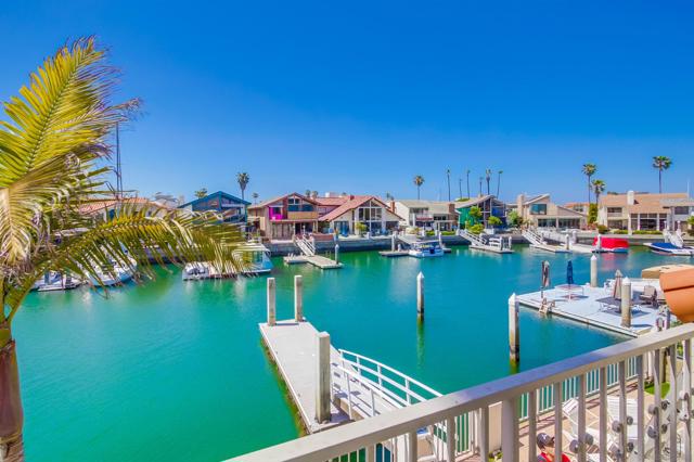6 Buccaneer Way, Coronado CA: https://media.crmls.org/mediaz/01437095-9b3c-4537-90b4-f0cb2058a213.jpg