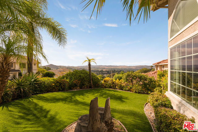 22205 Dardenne Street, Calabasas CA: https://media.crmls.org/mediaz/0143d2f4-fd16-4016-b1c5-9d18796dfcb9.jpg