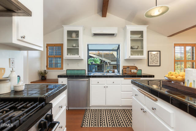 Detail Gallery Image 12 of 26 For 3123 Hermosa Ave, La Crescenta,  CA 91214 - 2 Beds | 1 Baths