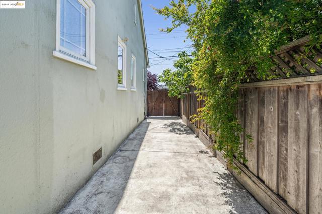 803 Evelyn Ave, Albany CA: https://media.crmls.org/mediaz/01458427-b1f2-405f-aa0c-c19dc4a2c615.jpg