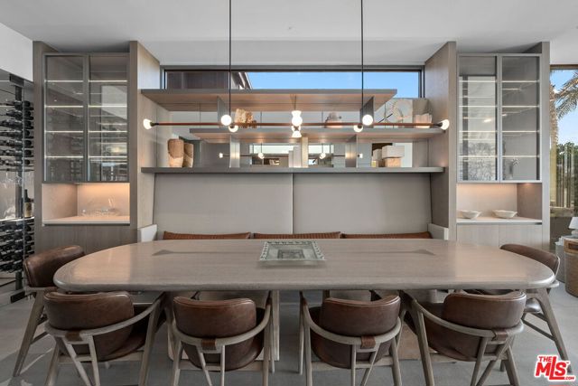 938 -940 Palisades Beach Road, Santa Monica CA: https://media.crmls.org/mediaz/0145f006-1b10-4cf1-905b-11b5288f0cc0.jpg