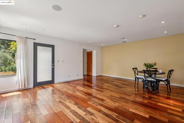1015 Grand View Dr, Berkeley CA: https://media.crmls.org/mediaz/0145f477-fec8-44b6-b04a-c44712850bd6.jpg