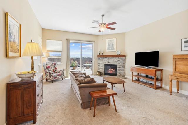 2011 Sage Drive, Hollister CA: https://media.crmls.org/mediaz/0145f4e0-33a2-445c-8896-b70d4e11a012.jpg