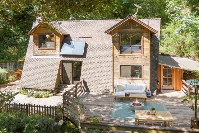 65 Hitchcock, Carmel Valley CA: https://media.crmls.org/mediaz/01466323-fdc1-46fb-8e02-c199cc6e8374.jpg