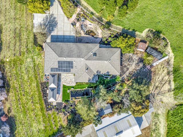 10260 Lucky Court, Gilroy CA: https://media.crmls.org/mediaz/01468394-1f25-4de1-aa75-d6be5d4200b4.jpg