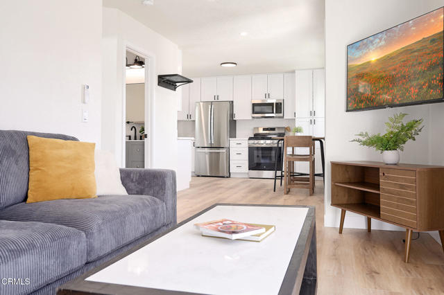 Detail Gallery Image 7 of 28 For 97 Everett St #B,  Moorpark,  CA 93021 - 1 Beds | 1 Baths