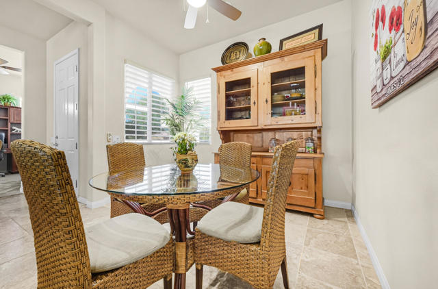 81554 Avenida Sombra, Indio CA: https://media.crmls.org/mediaz/0147a24a-a0ce-4da0-9531-9cdd3f684024.jpg