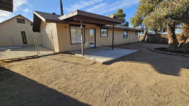 8199 Palomar Avenue, Yucca Valley CA: https://media.crmls.org/mediaz/0147cf15-5377-42f7-9713-fc118c2e3997.jpg