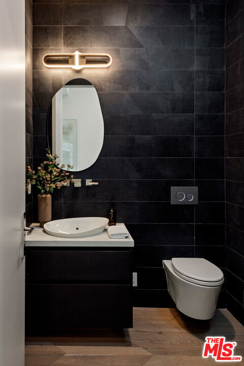 https://media.crmls.org/mediaz/0148242a-398c-47df-bed0-4df2bc7463a8.jpg?preset=X-Large