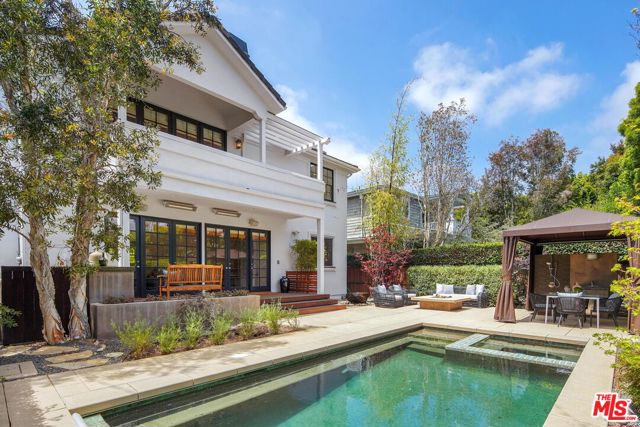 732 Via De La Paz, Pacific Palisades CA: https://media.crmls.org/mediaz/01496036-db0c-4073-a93c-ec80d0229c9f.jpg