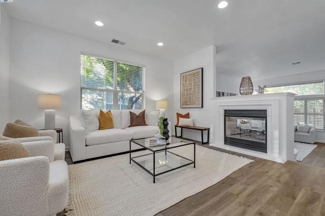 Details for 22220 Lyndon Loop, Castro Valley, CA 94552