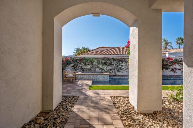 56300 Pebble Beach, La Quinta CA: https://media.crmls.org/mediaz/014a218a-be86-4d2b-bc70-3132ad9addff.jpg