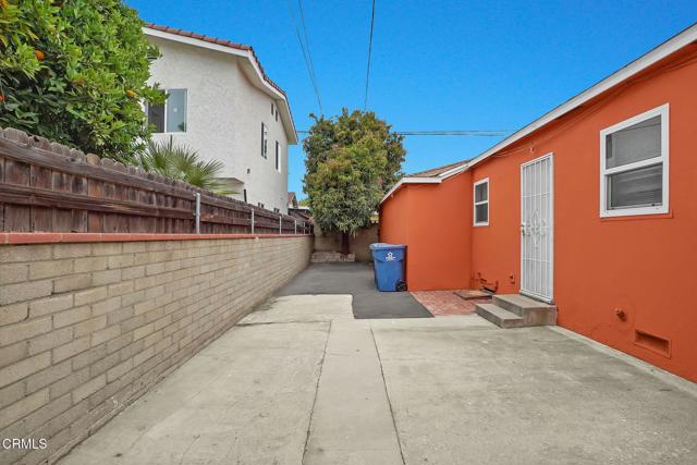 438 S Fremont Avenue, Alhambra CA: https://media.crmls.org/mediaz/014a2979-8a07-4966-bd81-a0bf2875a561.jpg