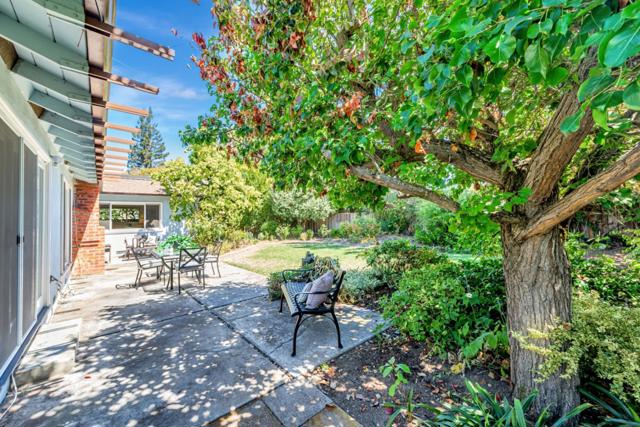 639 Georgia Avenue, Palo Alto CA: https://media.crmls.org/mediaz/014a91f3-ae5c-460b-9b6c-81efe6a187eb.jpg