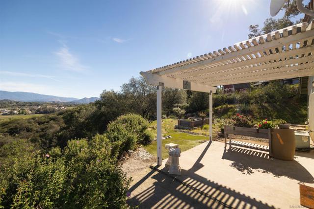 13804 Chaparral Terrace, Valley Center CA: https://media.crmls.org/mediaz/014a9522-a3d5-4682-ab48-7e31b7cf20ec.jpg