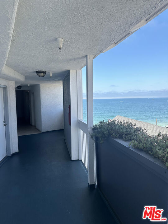 615 Esplanade, Redondo Beach, California 90277, 1 Bedroom Bedrooms, ,1 BathroomBathrooms,Residential,For Sale,Esplanade,24421697