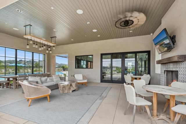 27661 Heritage Ln, Valley Center CA: https://media.crmls.org/mediaz/014bc14e-10df-491b-8438-ffd032c2796d.jpg