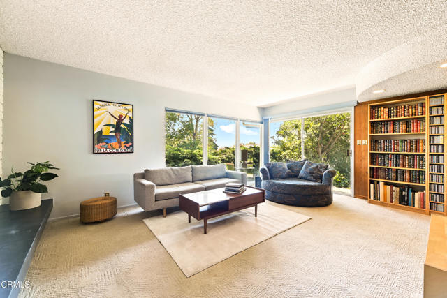 Detail Gallery Image 14 of 41 For 633 Camino Roberto, Thousand Oaks,  CA 91360 - 4 Beds | 2/1 Baths