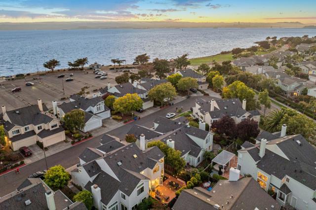 445 Mcdonnel Road, Alameda CA: https://media.crmls.org/mediaz/014c4195-2341-4e10-811c-6b067b538860.jpg