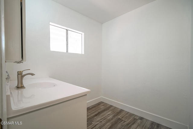 1520 W 107th Street, Los Angeles CA: https://media.crmls.org/mediaz/014c4ad0-d24c-4d57-a264-307ee6ccac13.jpg