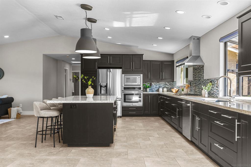 MLS #250043071SD image #40