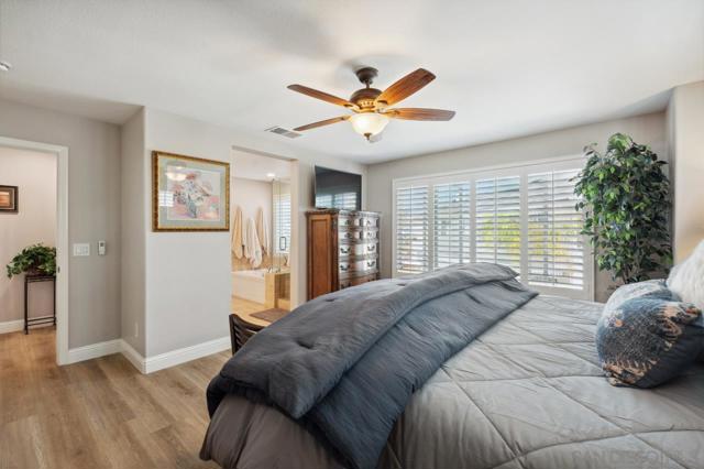 11353 Creekstone Ln, San Diego CA: https://media.crmls.org/mediaz/014dfd1b-b2af-4bc3-9754-649a8f9e27c7.jpg