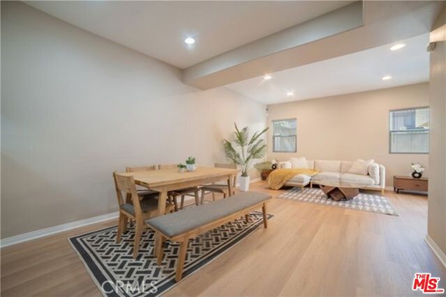14554 Kittridge Street photo 5