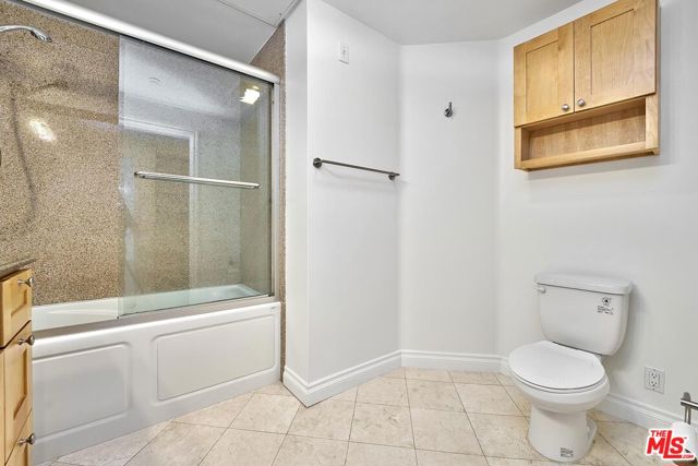 3061 W 12th Place, Los Angeles CA: https://media.crmls.org/mediaz/014e88ab-64c7-4ab3-a0db-f96dcdbf1d56.jpg