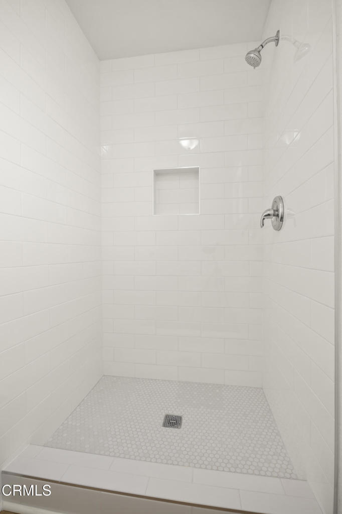 https://media.crmls.org/mediaz/014f503e-51b0-4254-9baf-20b8f1c1962d.jpg?preset=X-Large