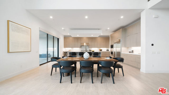11782 N Hillsborough Lane, Porter Ranch CA: https://media.crmls.org/mediaz/014f66b9-304c-4c03-8d0f-09183b4a5fa0.jpg