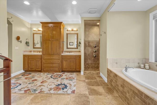 4116 Ashford Circle, Hollister CA: https://media.crmls.org/mediaz/014fb07d-ab75-43b6-9fd0-793a59cf0d53.jpg