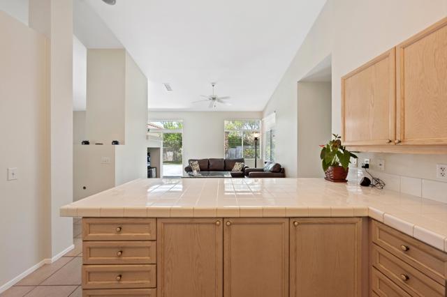 69350 Las Gardenias, Cathedral City CA: https://media.crmls.org/mediaz/014fc585-904f-4efa-aec8-dd8236ead93c.jpg