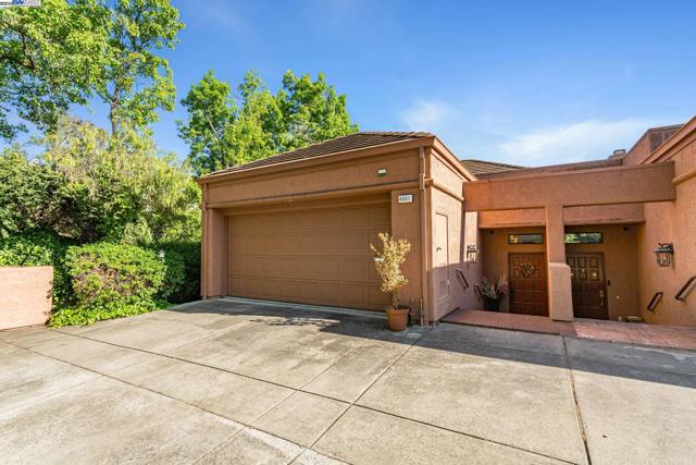 4001 W Lakeshore Drive, San Ramon CA: https://media.crmls.org/mediaz/01502a36-4abd-46b3-9aa0-92d242123ff7.jpg