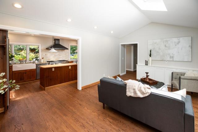 2726 Saint Giles Lane, Mountain View CA: https://media.crmls.org/mediaz/01503518-a9af-4f43-9962-b09950fa6abc.jpg
